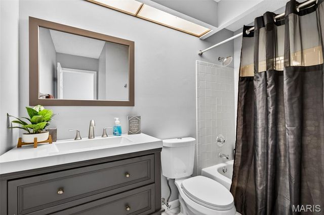323 Devonshire Court, St Peters, MO 63376