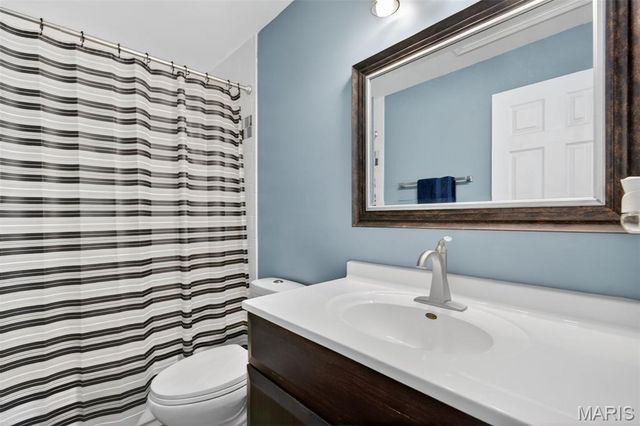 323 Devonshire Court, St Peters, MO 63376