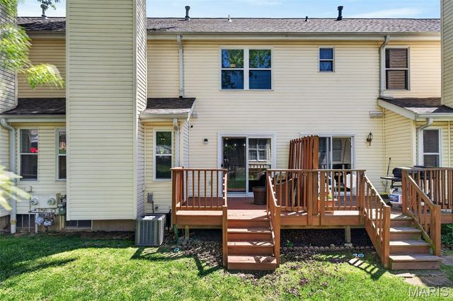 323 Devonshire Court, St Peters, MO 63376
