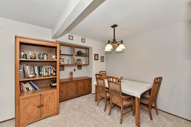 W245S7345 Heather Ridge DRIVE, Waukesha, WI 53189