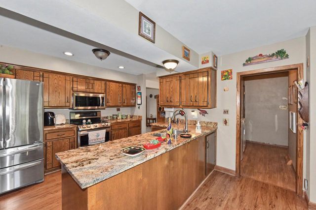 W245S7345 Heather Ridge DRIVE, Waukesha, WI 53189