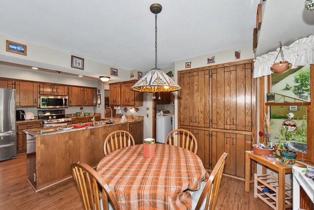 W245S7345 Heather Ridge DRIVE, Waukesha, WI 53189