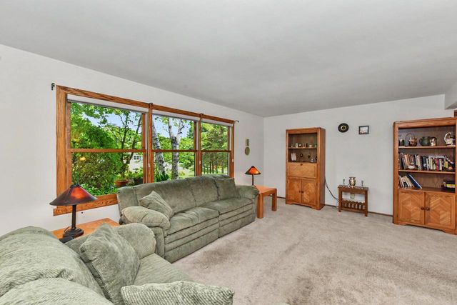 W245S7345 Heather Ridge DRIVE, Waukesha, WI 53189