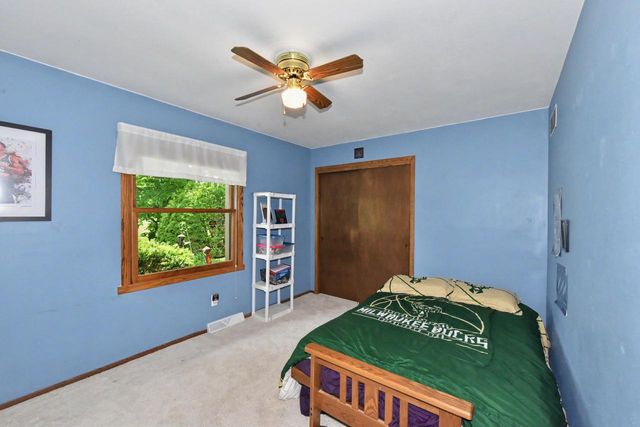 W245S7345 Heather Ridge DRIVE, Waukesha, WI 53189