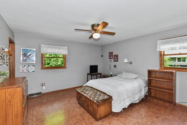 W245S7345 Heather Ridge DRIVE, Waukesha, WI 53189