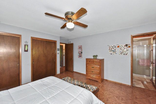 W245S7345 Heather Ridge DRIVE, Waukesha, WI 53189