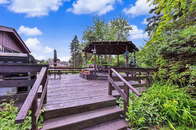 W245S7345 Heather Ridge DRIVE, Waukesha, WI 53189