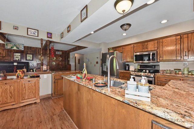 W245S7345 Heather Ridge DRIVE, Waukesha, WI 53189