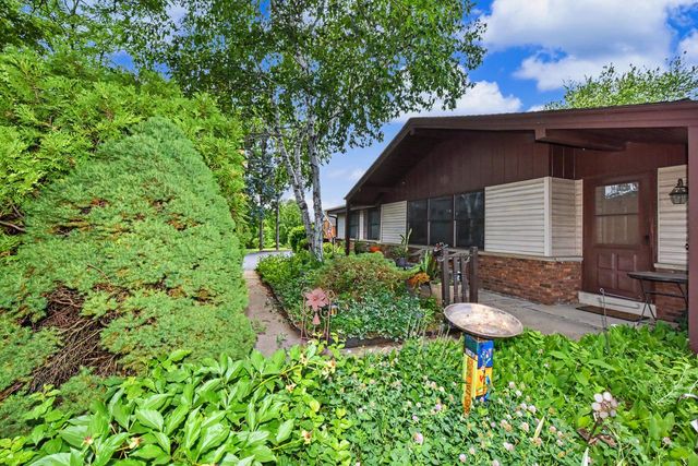 W245S7345 Heather Ridge DRIVE, Waukesha, WI 53189