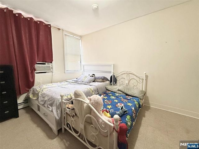 615 Summit Avenue, Union City, NJ 07087