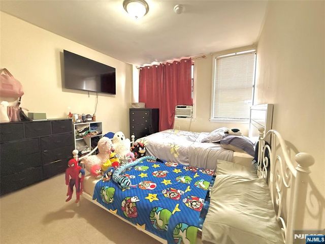 615 Summit Avenue, Union City, NJ 07087