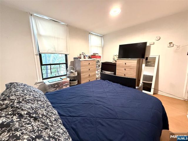 615 Summit Avenue, Union City, NJ 07087