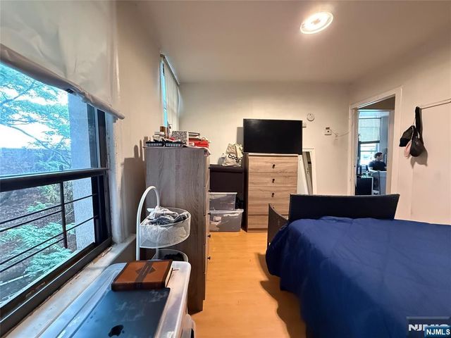 615 Summit Avenue, Union City, NJ 07087