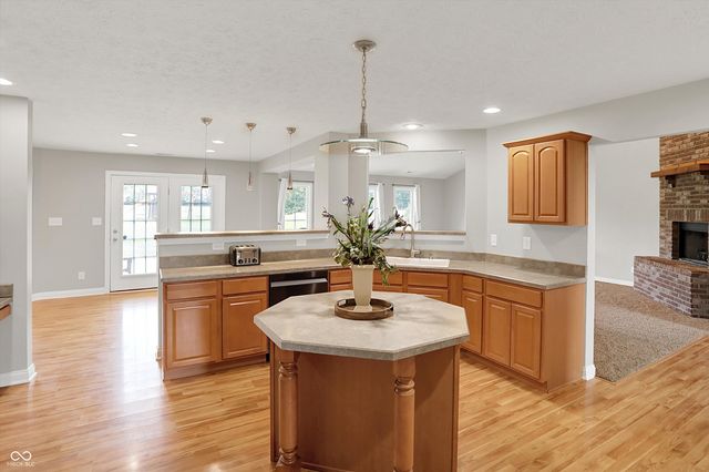 421 Lowry Street, Jamestown, IN 46147