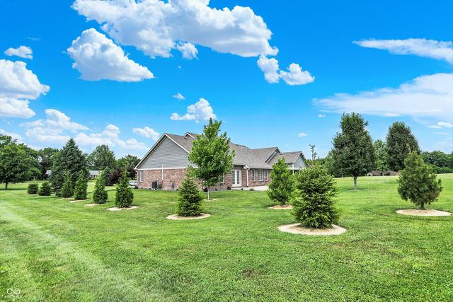 421 Lowry Street, Jamestown, IN 46147