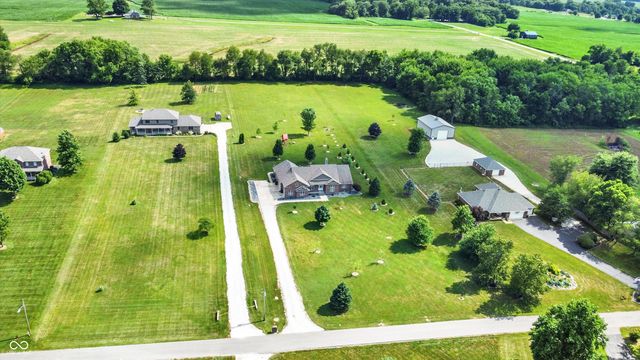 421 Lowry Street, Jamestown, IN 46147