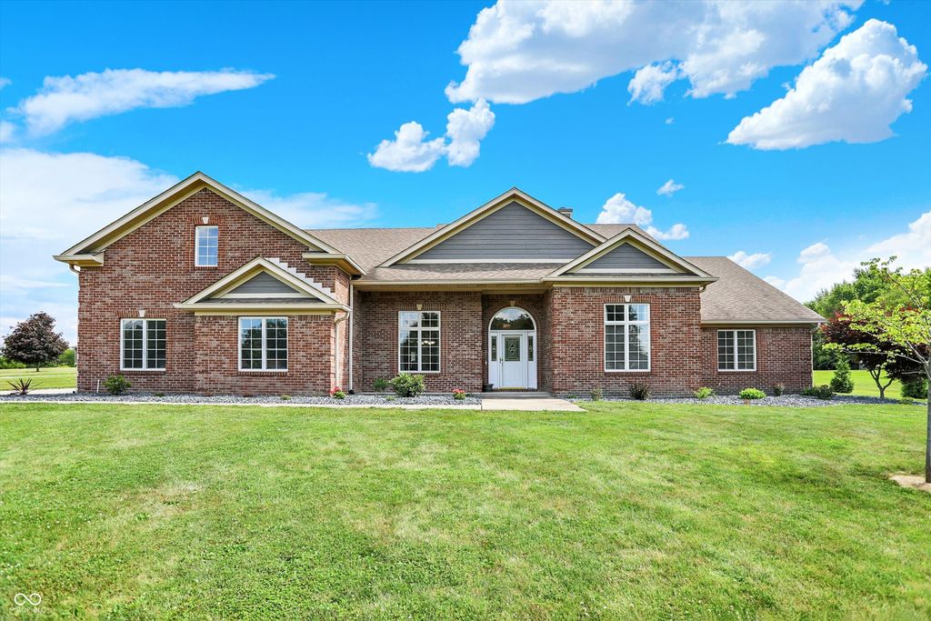 421 Lowry Street, Jamestown, IN 46147