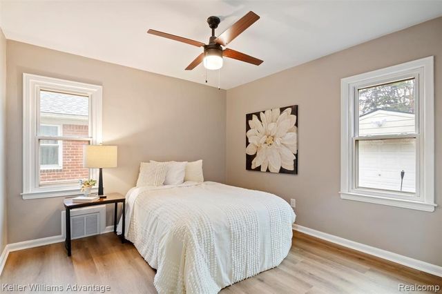 1045 Detroit Avenue, Lincoln Park, MI 48146