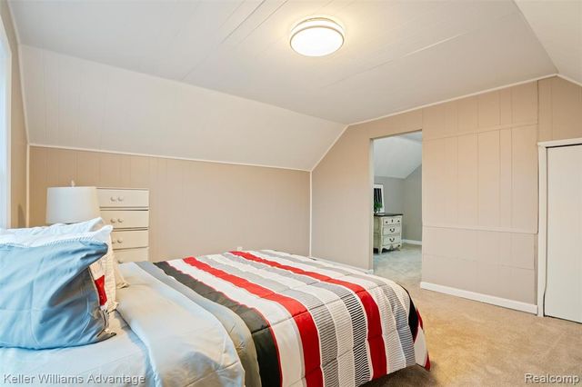 1045 Detroit Avenue, Lincoln Park, MI 48146