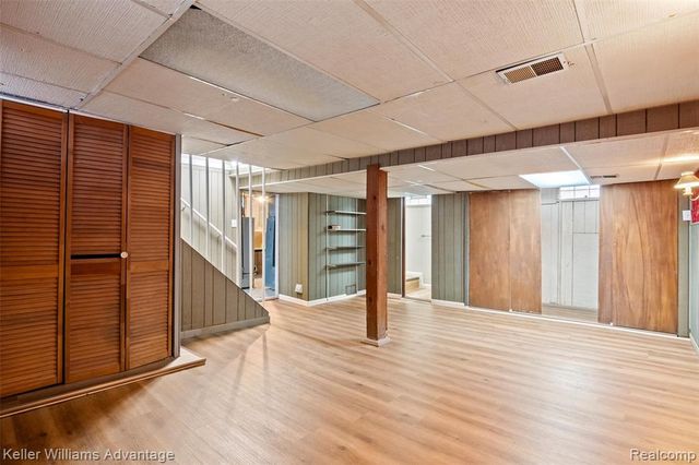 1045 Detroit Avenue, Lincoln Park, MI 48146