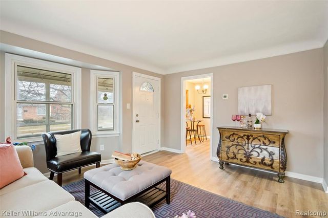 1045 Detroit Avenue, Lincoln Park, MI 48146