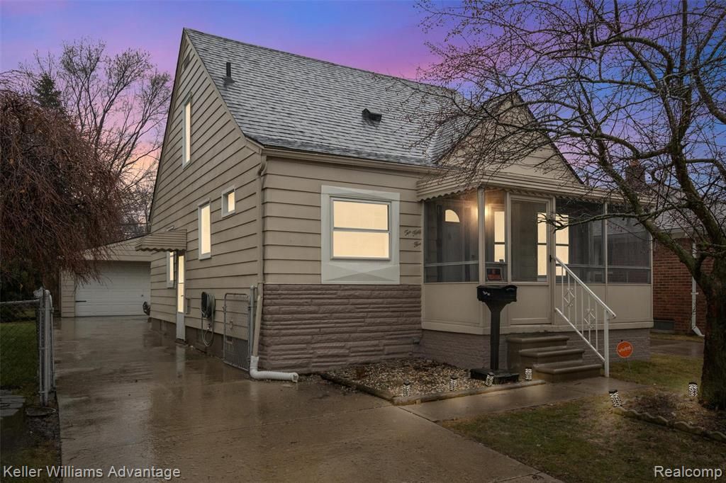 1045 Detroit Avenue, Lincoln Park, MI 48146