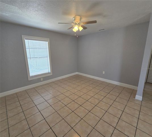5720 N LINCOLN AVENUE D, Tampa, FL 33614