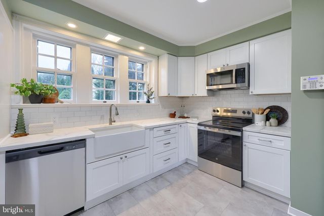 568 CHESTNUT ST, Columbia, PA 17512