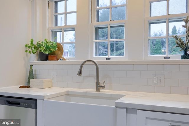 568 CHESTNUT ST, Columbia, PA 17512