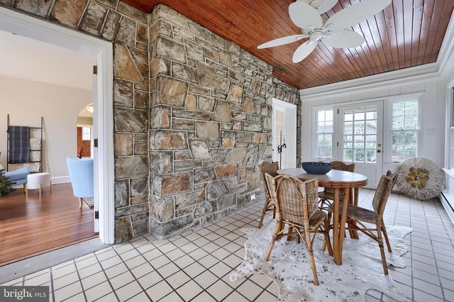 568 CHESTNUT ST, Columbia, PA 17512