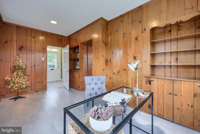 568 CHESTNUT ST, Columbia, PA 17512