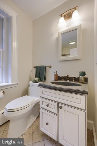 568 CHESTNUT ST, Columbia, PA 17512