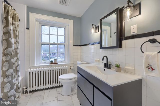 568 CHESTNUT ST, Columbia, PA 17512