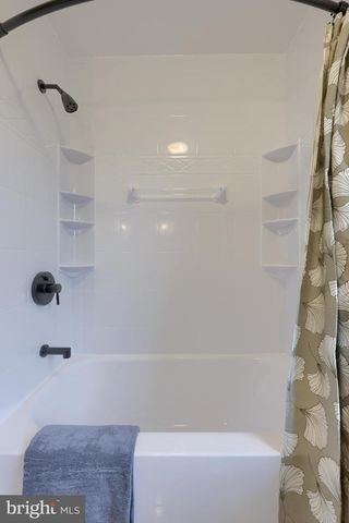 568 CHESTNUT ST, Columbia, PA 17512