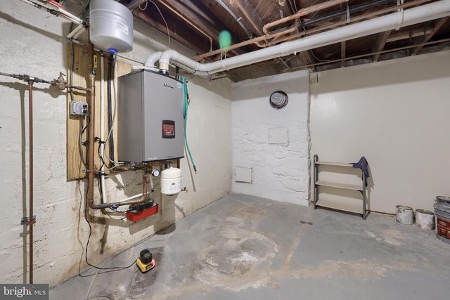 568 CHESTNUT ST, Columbia, PA 17512