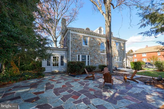 568 CHESTNUT ST, Columbia, PA 17512