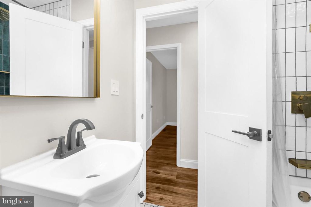 Image 19 of property listing at 7731 WALTERS RD, Pasadena, MD 21122