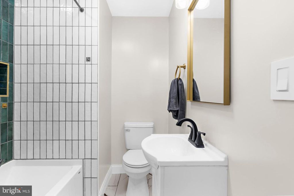 Image 20 of property listing at 7731 WALTERS RD, Pasadena, MD 21122