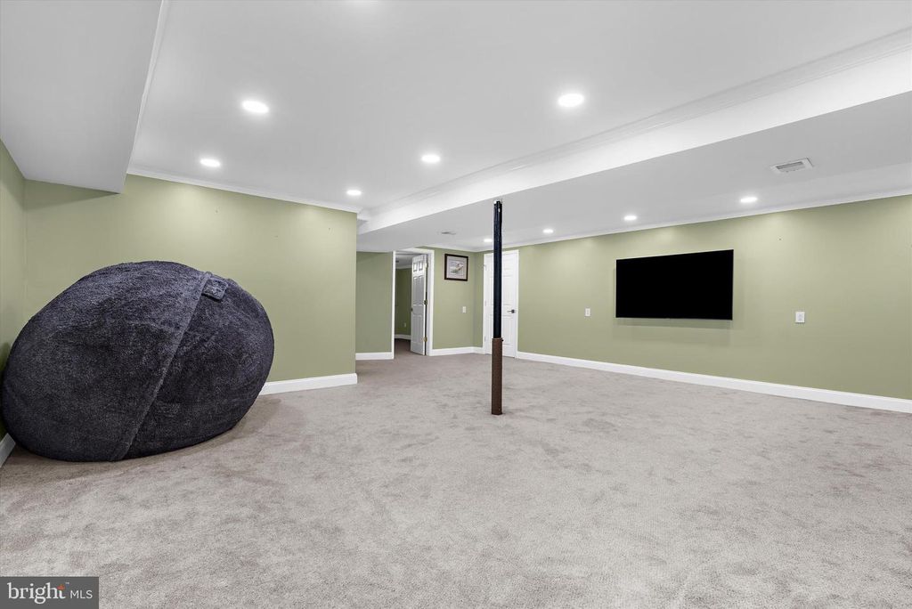 Image 29 of property listing at 7731 WALTERS RD, Pasadena, MD 21122