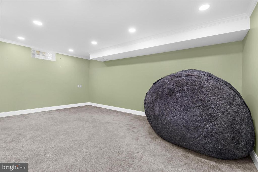 Image 30 of property listing at 7731 WALTERS RD, Pasadena, MD 21122