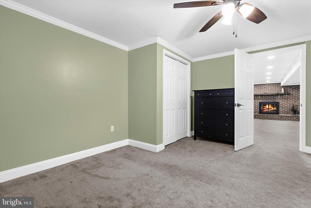 Image 32 of property listing at 7731 WALTERS RD, Pasadena, MD 21122