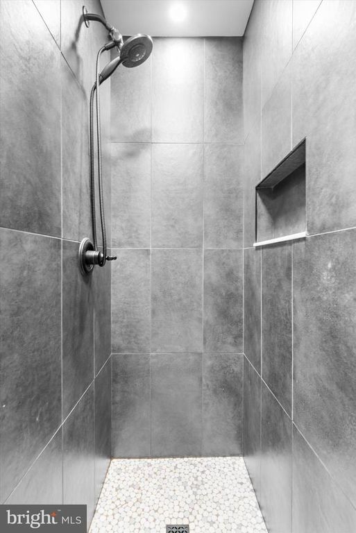 Image 35 of property listing at 7731 WALTERS RD, Pasadena, MD 21122