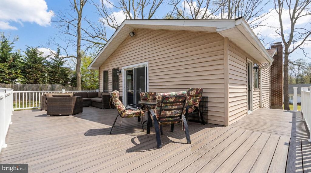 Image 37 of property listing at 7731 WALTERS RD, Pasadena, MD 21122