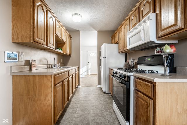 2520 Hillside Avenue, Indianapolis, IN 46218