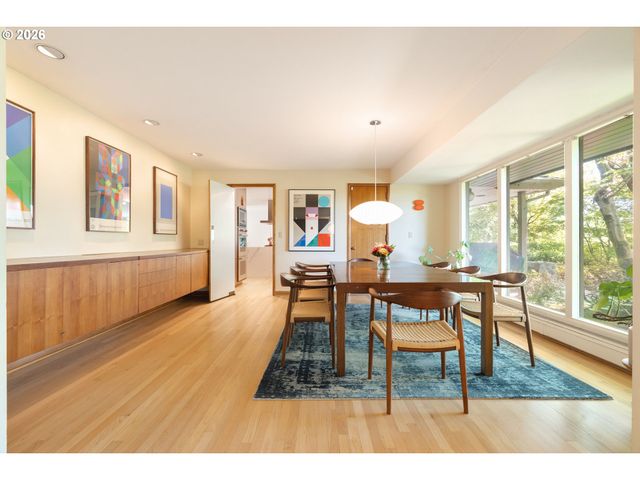 6140 Sw MILL St, Portland, OR 97221