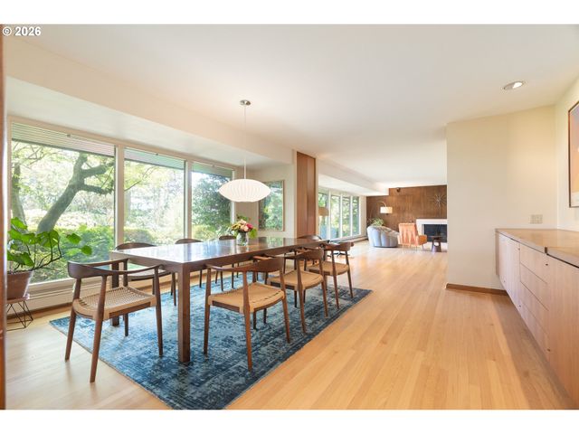 6140 Sw MILL St, Portland, OR 97221