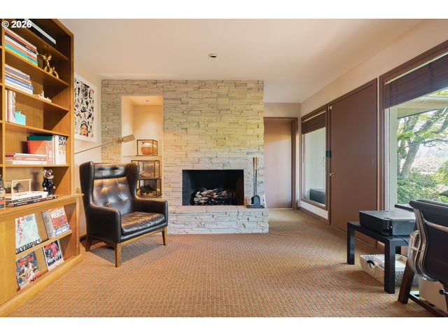 6140 Sw MILL St, Portland, OR 97221