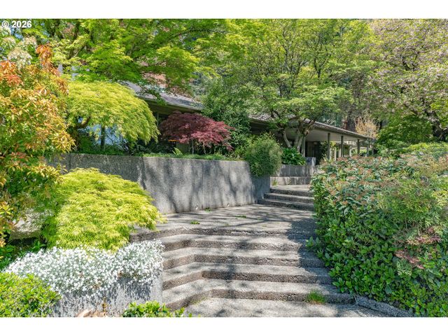 6140 Sw MILL St, Portland, OR 97221
