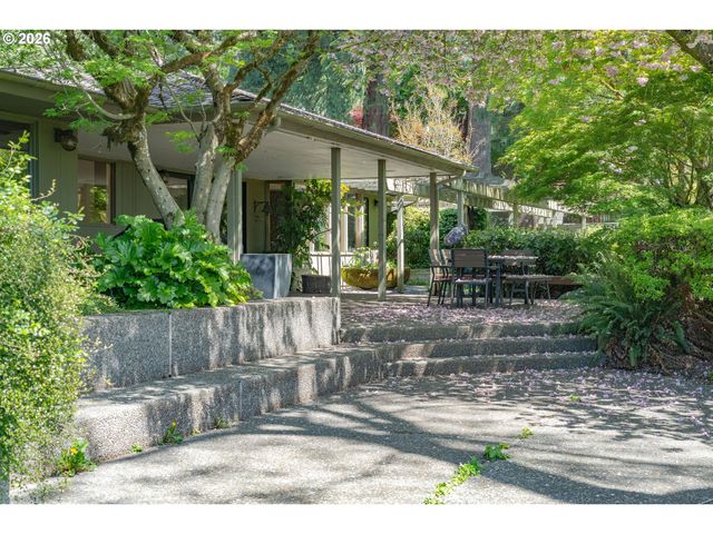 6140 Sw MILL St, Portland, OR 97221