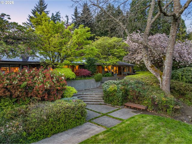 6140 Sw MILL St, Portland, OR 97221